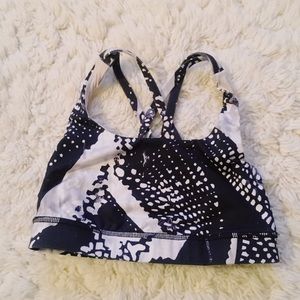 Lululemon black and white padded sports bra